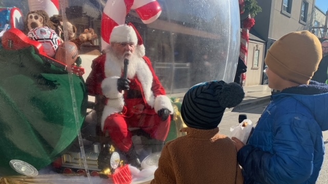 The Downtown Windsor Farmers’ Market hosted its first holiday market in Windsor, Ont. on Saturday, Nov. 26, 2022. (Chris Campbell/CTV News Windsor) 
