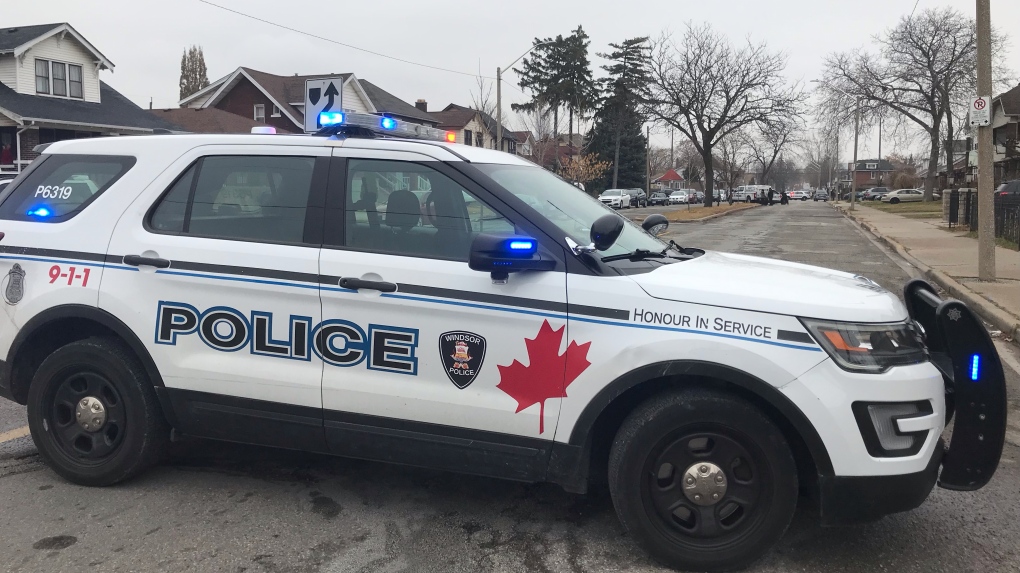 Windsor police are informing the public about a heavy police presence on Parent Avenue in Windsor, Ont., on Wednesday, Dec. 7, 2022. (Michelle Maluske/CTV News Windsor)