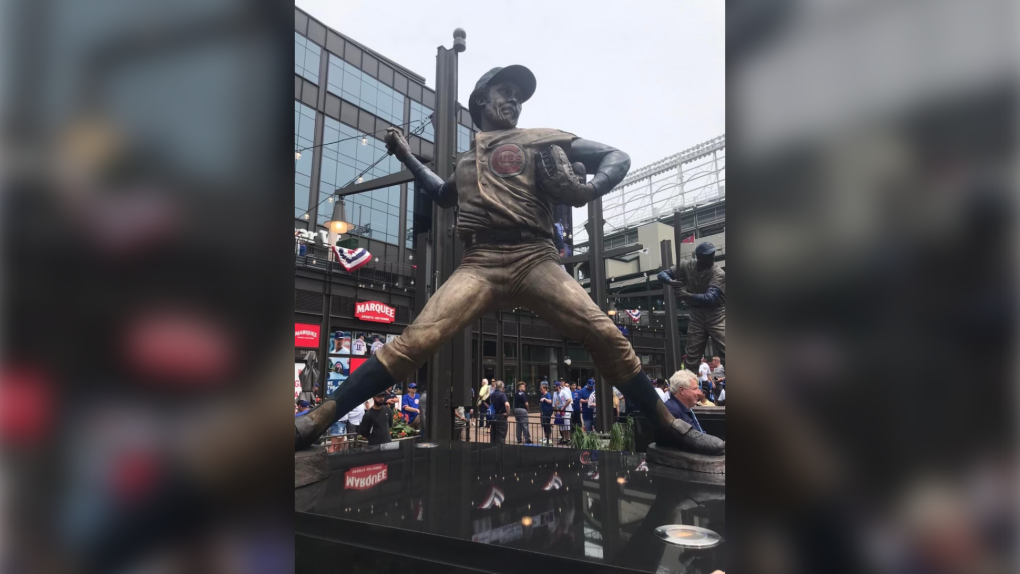 Canadian baseball legend Fergie Jenkins had his statue unveiled during a ceremony at Wrigley Field in Chicago, Ill. on Friday, May 20, 2022. (Courtesy: Craig Watters)