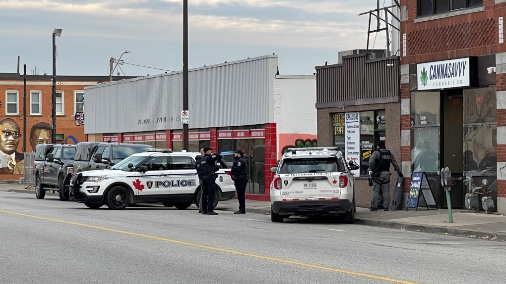 Windsor police on scene of an active investigation in the 200 block of Wyandotte Street East in Windsor, Ont. on Thursday, Dec. 7, 2023. (Travis Fortnum/CTV News Windsor)