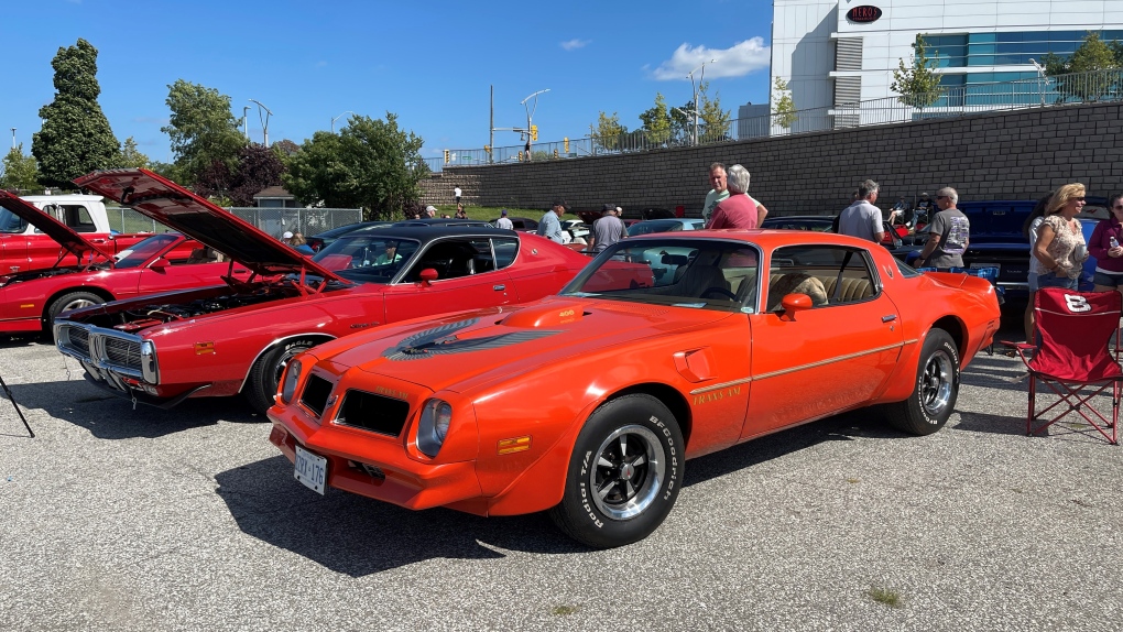 Hundreds of participants and spectators head downtown for the Ouellette Car Cruise. (Travis Fortnum/CTV News Windsor)